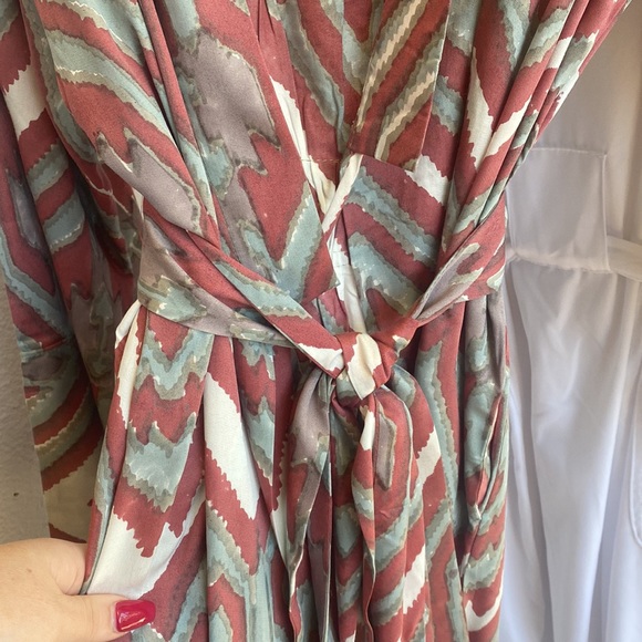 Robe - Picture 3 of 4
